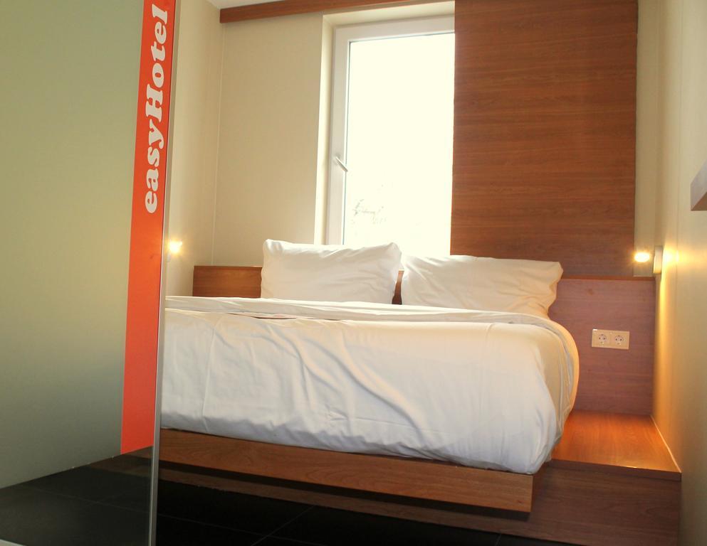 Easyhotel Frankfurt City Center Frankfurt am Main Zimmer foto