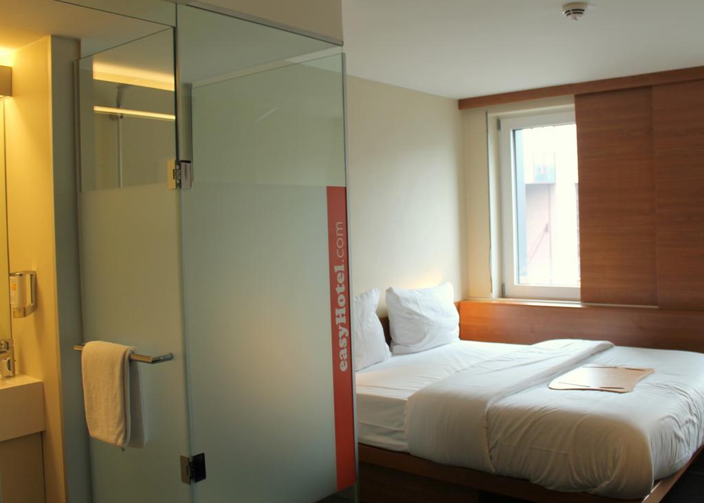 Easyhotel Frankfurt City Center Frankfurt am Main Zimmer foto