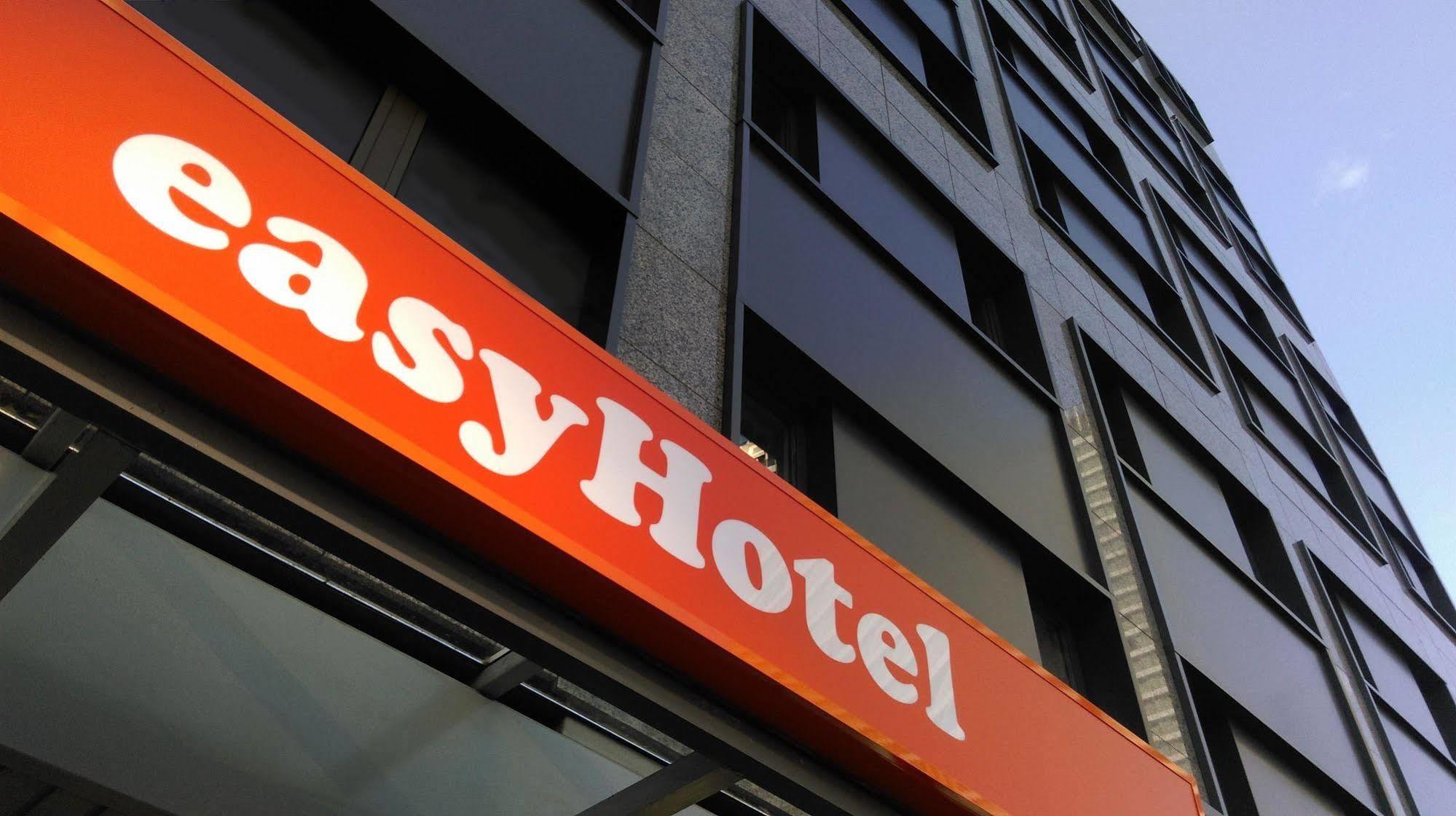 Easyhotel Frankfurt City Center Frankfurt am Main Exterior foto